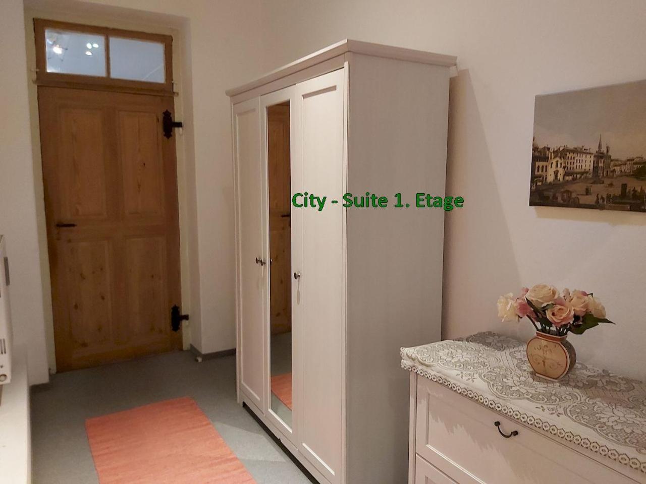 City-Ferienwohnungen-Dresden - Zentral Gelegen Im Haus Louisenstrasse 11 - Dresden-Neustadt Phòng bức ảnh
